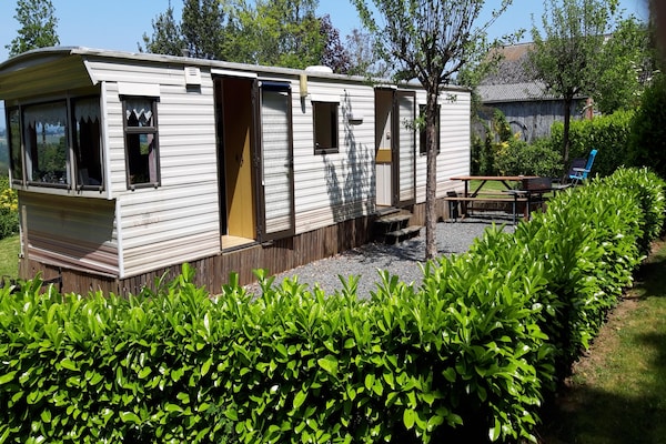 Foto van Vakantiehuis en stacaravan met ruime tuin - Vakantiehuis in Gouvets - ExteriorSummer