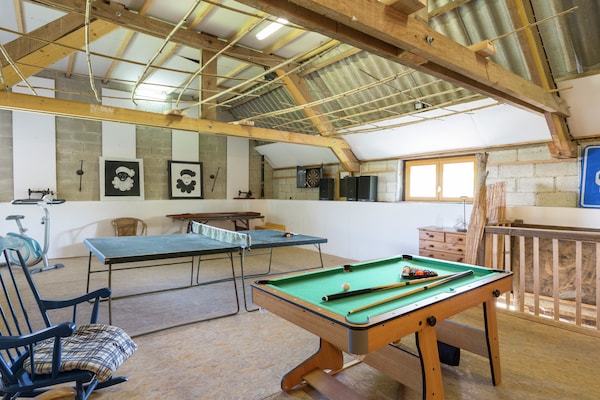 Foto van Vakantiehuis en stacaravan met ruime tuin - Vakantiehuis in Gouvets - RecreationRoom