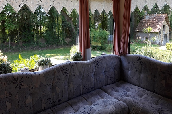 Foto van Vakantiehuis en stacaravan met ruime tuin - Vakantiehuis in Gouvets - LivingRoom