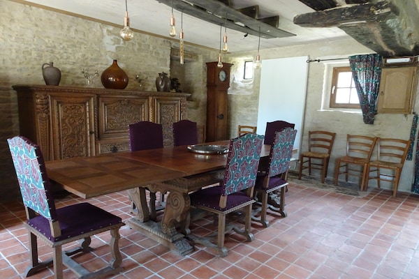 Foto van Landhuis in Cotentin met historische charme - Vakantiehuis in Saint Lô d'Ourville - DiningRoom