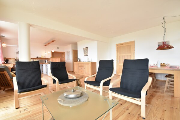 Foto van Landhuis in Cuzy met zwembad en uitzicht - Vakantiehuis in Cuzy - LivingRoom