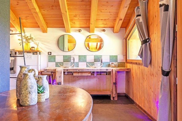 Foto van Chalet in Moulin met Sauna en Uitzicht - Vakantiehuis in Peisey-Nancroix - BathRoom