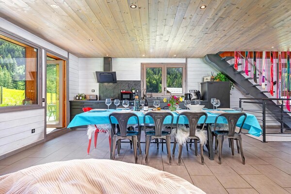 Foto van Chalet in Moulin met Sauna en Uitzicht - Vakantiehuis in Peisey-Nancroix - DiningRoom