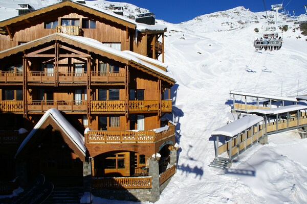 Foto van Bosrijk toevluchtsoord in de Alpen - Vakantiehuis in Val Thorens - ExteriorSummer