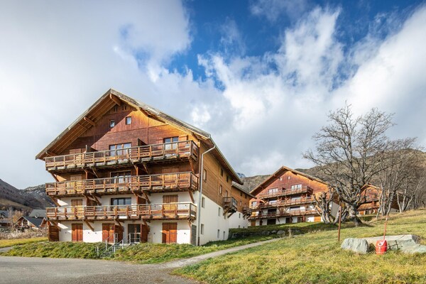 Foto van Bergappartement met alpine comfort - Vakantiehuis in SAINT-SORLIN-D'ARVES - ExteriorSummer