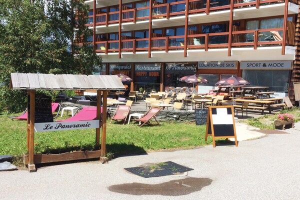 Foto van Appartement met bergpanorama - Vakantiehuis in Bourg-Saint-Maurice - ExteriorSummer
