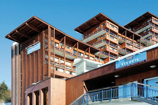 Foto van Appartement met bergpanorama - Vakantiehuis in Bourg-Saint-Maurice - ExteriorSummer