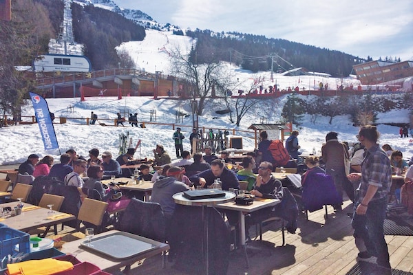 Foto van Appartement met bergpanorama - Vakantiehuis in Bourg-Saint-Maurice - ExteriorWinter