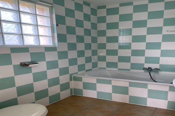 Foto van Ruime villa met privétuin, gedeeld zwembad en naast een 27-holes golfresort - BathRoom