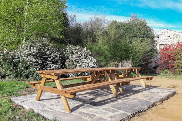 Foto van Knusse gite op een prachtige hooggelegen locatie met prive zwembad en grote tuin - GardenSummer