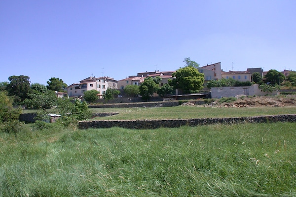 Foto van Villa in Provence met Zwembad en Tuin - Vakantiehuis in Saint Paul en Foret - AreaSummer5KM