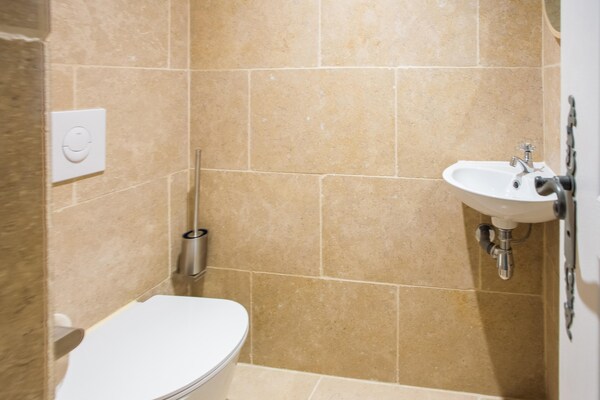 Foto van Voormalige schaapskooi met zwembad in Cotignac - Vakantiehuis in Cotignac - BathRoom