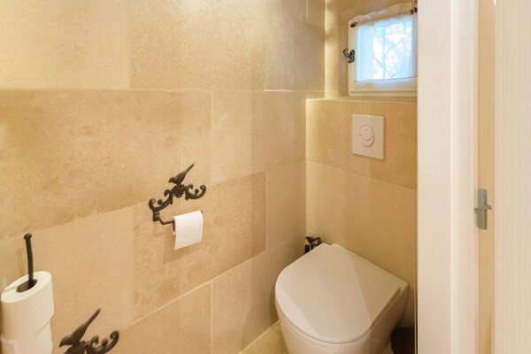 Foto van Voormalige schaapskooi met zwembad in Cotignac - Vakantiehuis in Cotignac - BathRoom