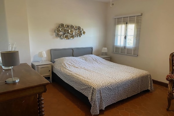 Foto van Vakantiehuis in Flayosc met zwembad en terras - Vakantiehuis in Flayosc - BedRoom
