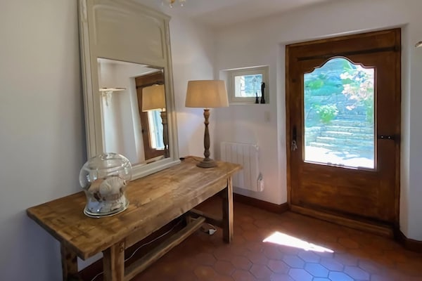 Foto van Vakantiehuis in Flayosc met zwembad en terras - Vakantiehuis in Flayosc - HallReception