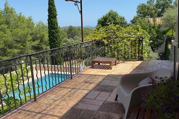 Foto van Vakantiehuis in Flayosc met zwembad en terras - Vakantiehuis in Flayosc - TerraceBalcony