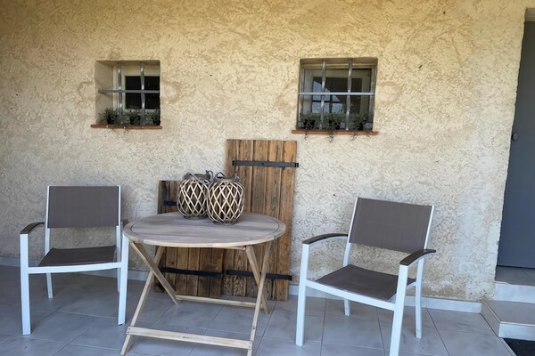 Foto van Vakantiehuis in Flayosc met zwembad en terras - Vakantiehuis in Flayosc - TerraceBalcony