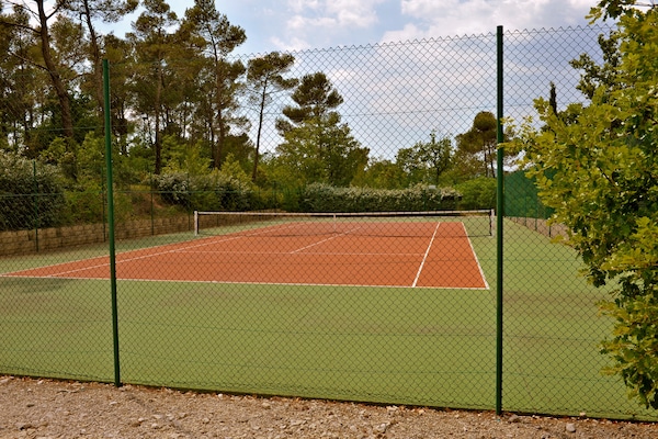 Foto van Vriendelijke Villa Escape - Vakantiehuis in Nans-Les-Pins - ParkFacilities