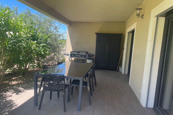 Foto van Villa in Vaison bij Romeinse ruïnes & zwembad - Vakantiehuis in Vaison-la-Romaine - TerraceBalcony