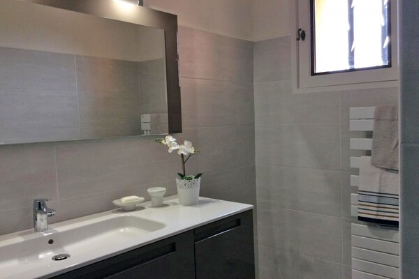 Foto van Vrijstaand vakantiehuis in Roussillon - Vakantiehuis in Roussillon - BathRoom