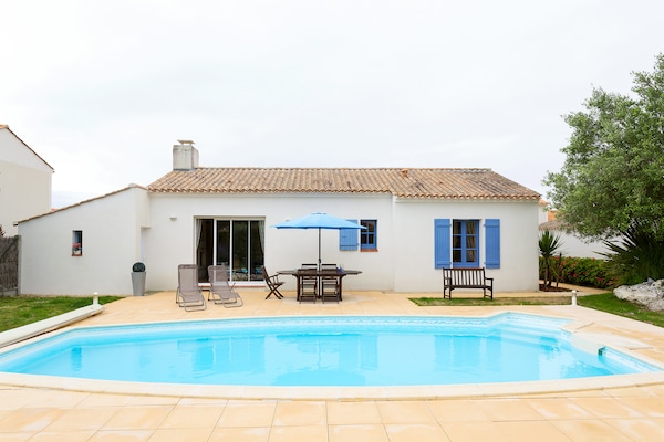 Foto van Villa in St. Jean-de-Monts met Privézwembad - Vakantiehuis in Saint- Jean-De-Monts - ExteriorSummer
