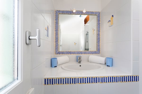 Foto van Villa in St. Jean-de-Monts met Privézwembad - Vakantiehuis in Saint- Jean-De-Monts - BathRoom