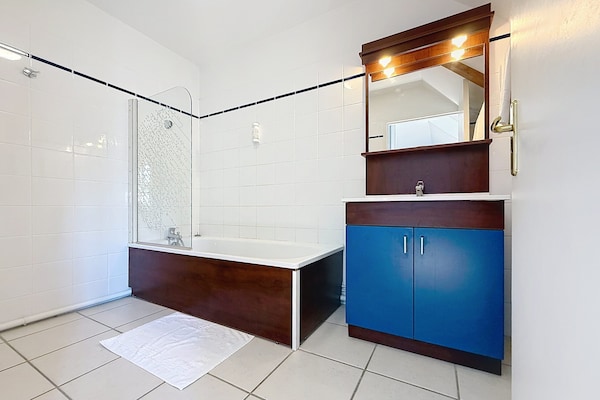 Foto van Gezellig verblijf voor stellen vlakbij thermaalbad - BathRoom
