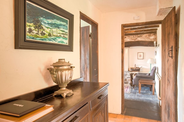 Foto van Fijn vakantiehuis in Welshpool met een tuin - Vakantiehuis in Welshpool - HallReception