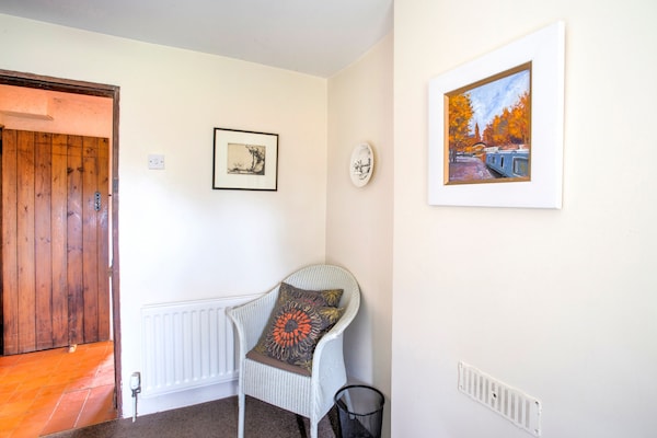 Foto van Fijn vakantiehuis in Welshpool met een tuin - Vakantiehuis in Welshpool - HallReception