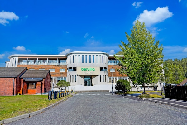 Foto van Belvilla Crewe City Centre Hotel Tweepersoonskamer - HallReception