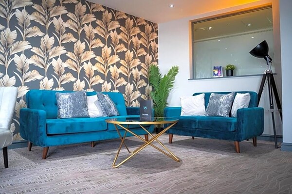 Foto van Atlantic Tower hotel van Sunday Junior Suite - Vakantiehuis in Liverpool - FloorPlan