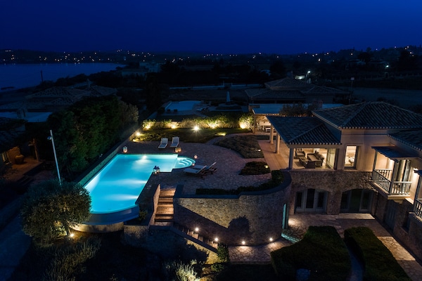 Foto van Villa in Peloponnesos bij Strand & Zwembad - Vakantiehuis in Porto Heli - PoolOfHouse