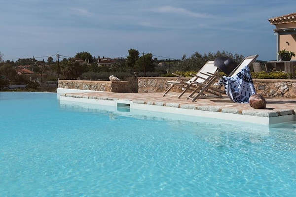 Foto van Villa in Peloponnesos bij Strand & Zwembad - Vakantiehuis in Porto Heli - PoolOfHouse