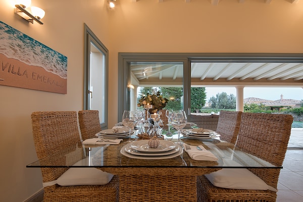 Foto van Villa in Peloponnesos bij Strand & Zwembad - Vakantiehuis in Porto Heli - DiningRoom
