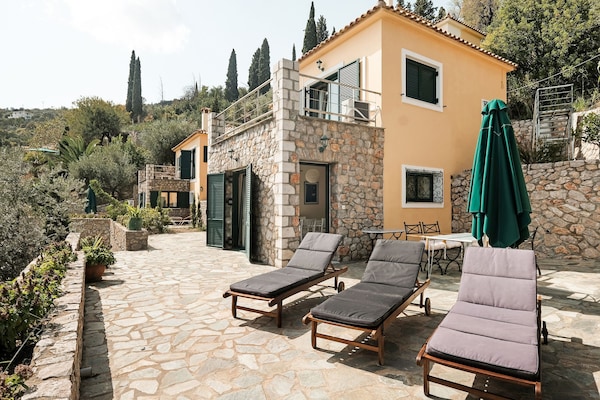 Foto van Villa bij Kissakas Strand met Zeezicht - Vakantiehuis in Pera Melana - ExteriorSummer