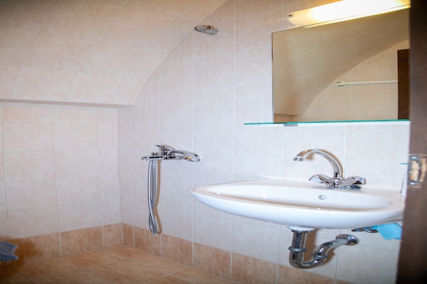 Foto van Huis in Pyrgos Dirou bij Halikia Strand - Vakantiehuis in Pyrgos Dirou - BathRoom