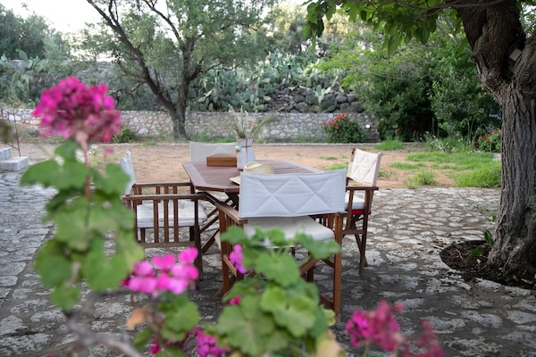 Foto van Huis in Pyrgos Dirou bij Halikia Strand - Vakantiehuis in Pyrgos Dirou - Outdoor