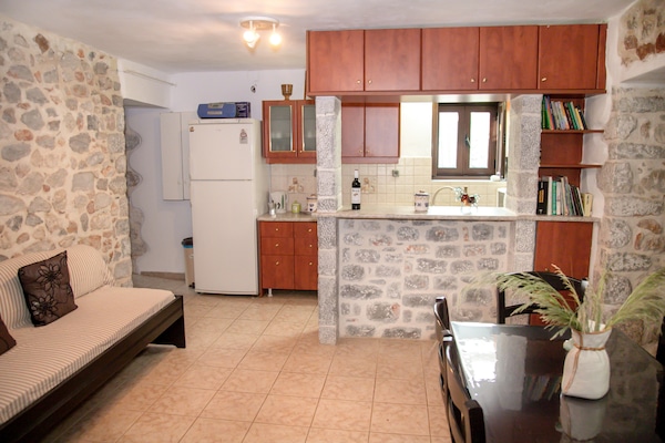 Foto van Huis in Pyrgos Dirou bij Halikia Strand - Vakantiehuis in Pyrgos Dirou - Kitchen