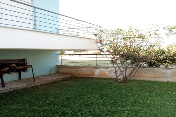 Foto van Vrolijk vakantiehuis in Preveza met tuin - Vakantiehuis in Preveza - GardenSummer