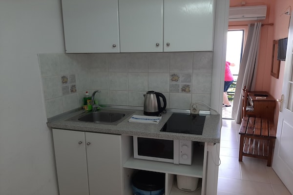 Foto van Geweldig appartement in Mpenitses met terras - Vakantiehuis in Mpenitses - Kitchen