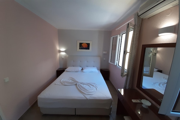Foto van Geweldig appartement in Mpenitses met terras - Vakantiehuis in Mpenitses - BedRoom