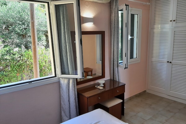 Foto van Geweldig appartement in Mpenitses met terras - Vakantiehuis in Mpenitses - BedRoom