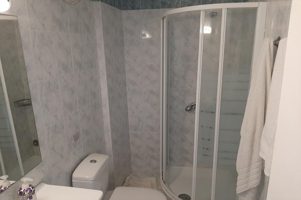 Foto van Geweldig appartement in Mpenitses met terras - Vakantiehuis in Mpenitses - BathRoom