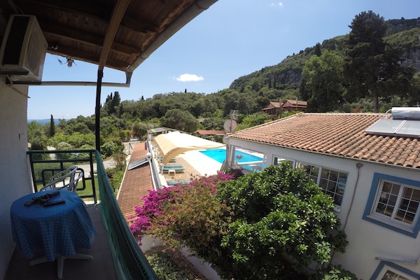 Foto van Geweldig appartement in Mpenitses met terras - Vakantiehuis in Mpenitses - Ambiance