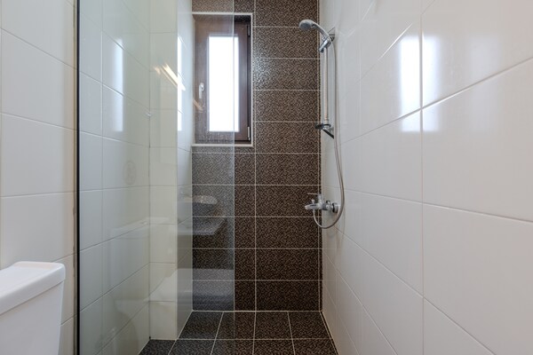 Foto van Villa nabij het strand van Palaiokastro - Vakantiehuis in Palaiokastro - BathRoom