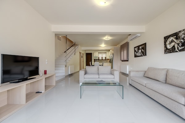 Foto van Villa nabij het strand van Palaiokastro - Vakantiehuis in Palaiokastro - LivingRoom