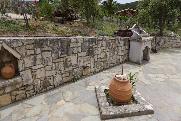 Foto van Villa in Axos met zwembad bij Panormo - Vakantiehuis in Axos - Rethymno - GardenSummer