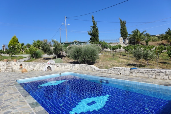 Foto van Villa in Axos met zwembad bij Panormo - Vakantiehuis in Axos - Rethymno - PoolOfHouse