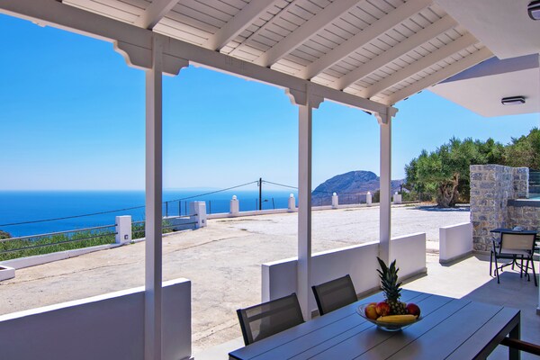 Foto van Villa in Sellia met Zwembad en Uitzicht - Vakantiehuis in Sellia - TerraceBalcony