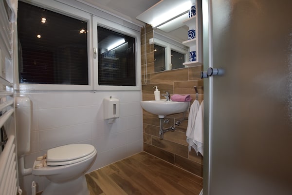 Foto van Vakantiehuis in Vrbovsko bij Kamačnik Pad - Vakantiehuis in Vrbovsko - BathRoom